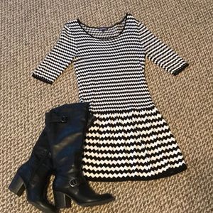 Black and white sweater dress size Large